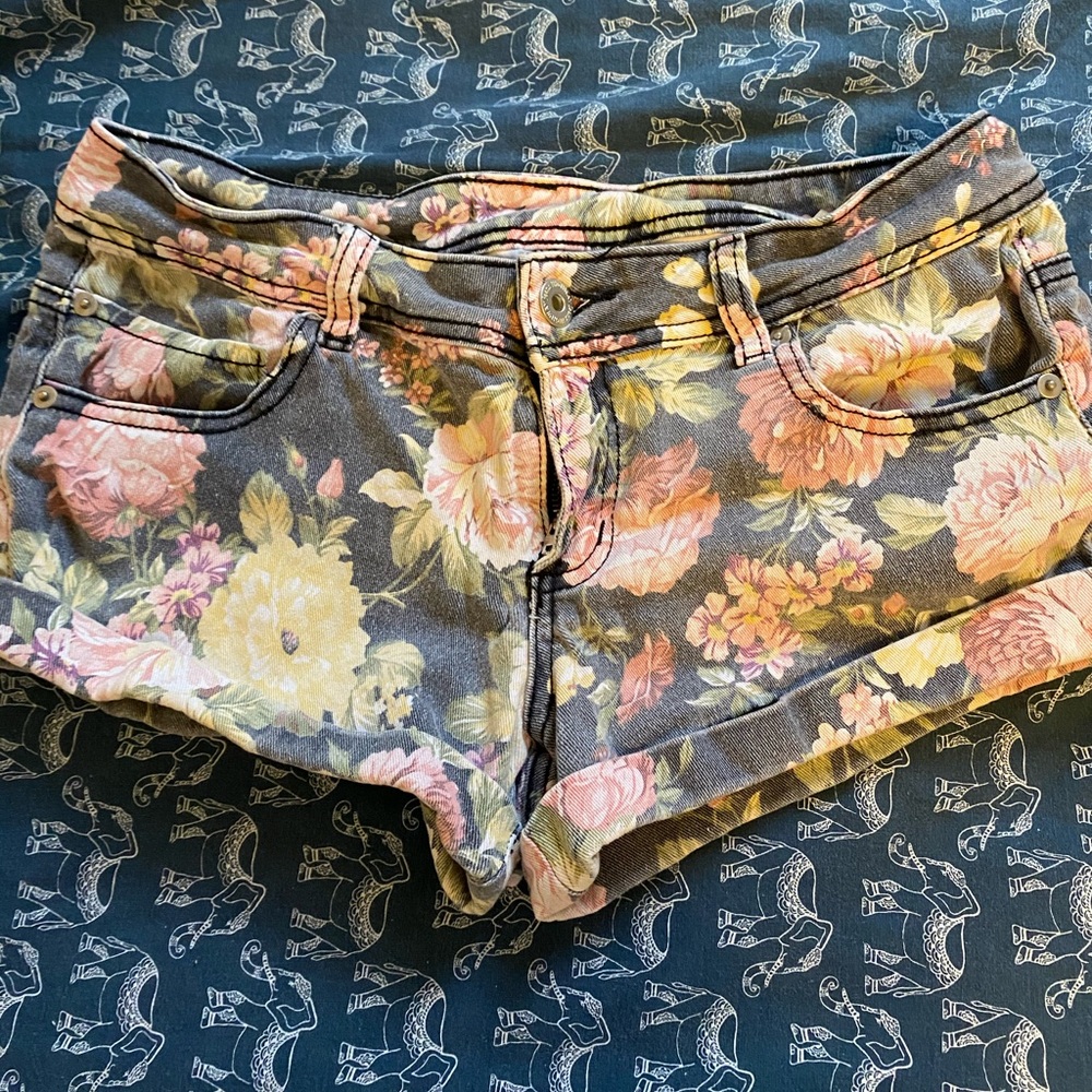 Short shorts